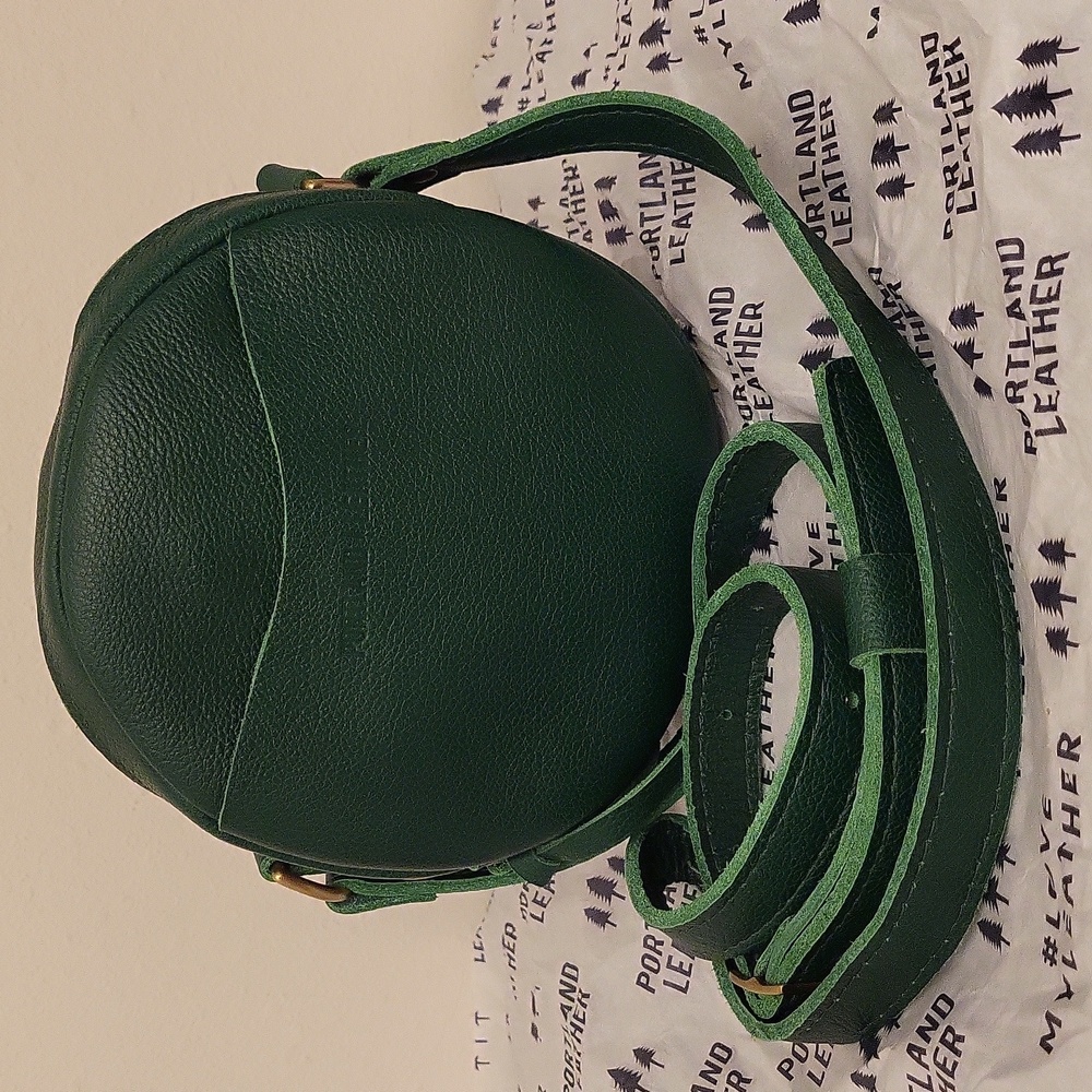 Portland Leather Green Round Crossbody Bag